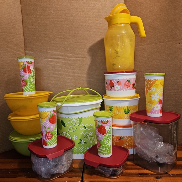 Tupperware Summer Set - Picture 2 of 2
